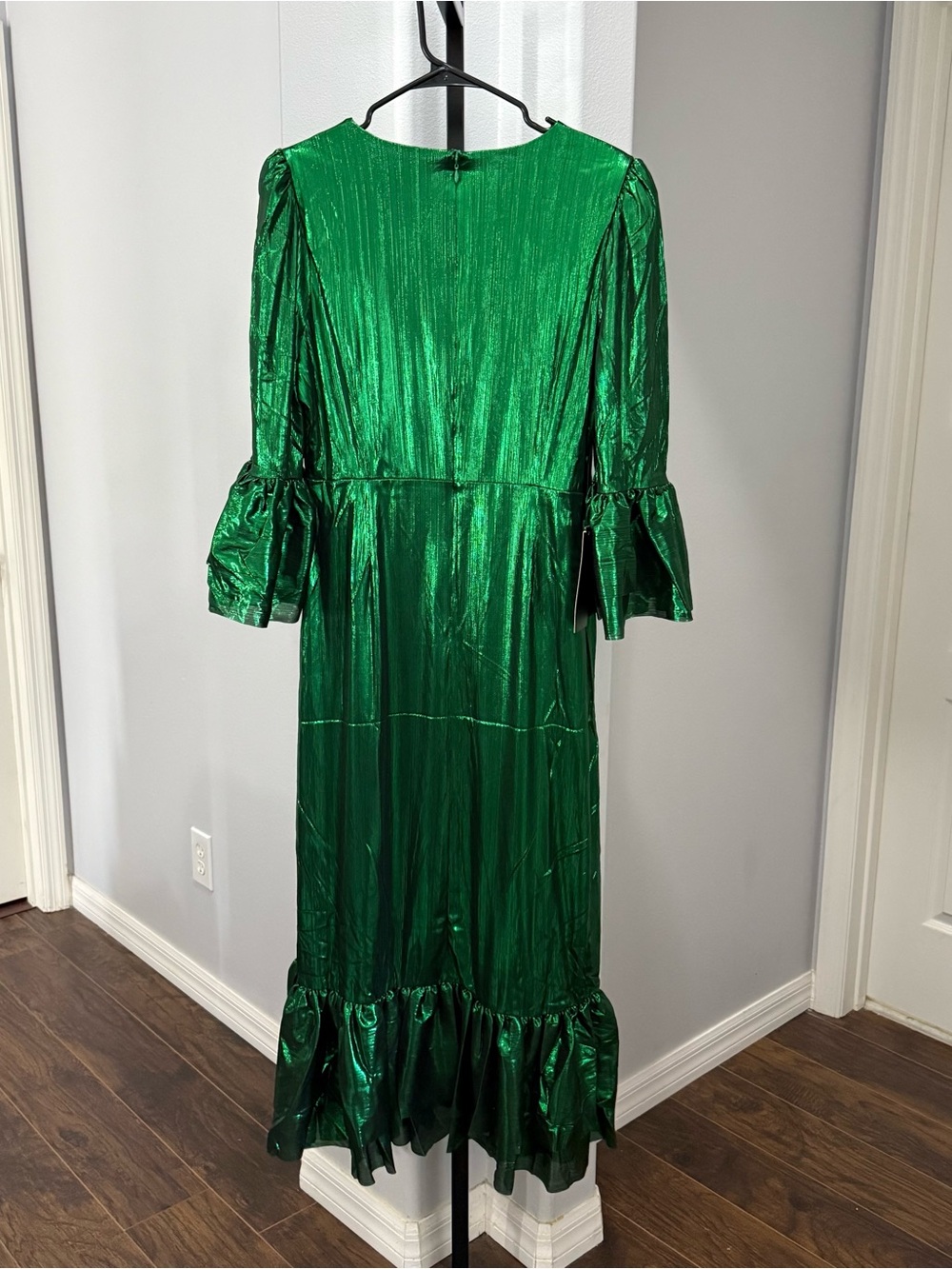 Pomander Place Size Large Tuckernuck Women's Emerald Crinkle Lurex Lillith Dress - Picture 6 of 7